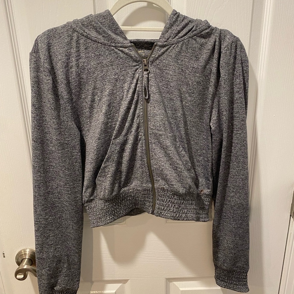 Gray cropped fitted long sleeve sweatshirt with v-neck - Picture 2 of 7